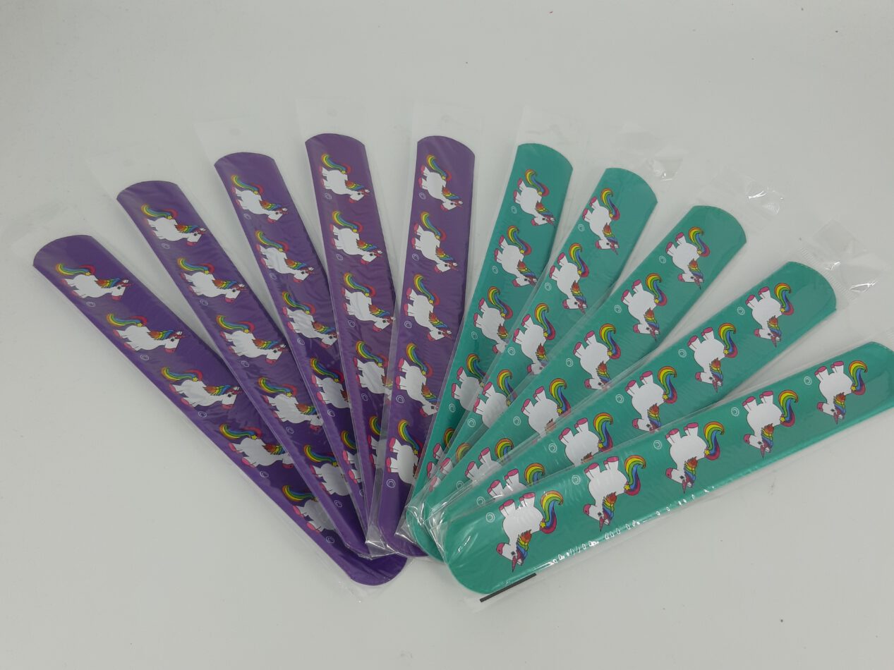 Geburtstag Mitgebsel 10 x Schnapparmband Klatscharmband Einhorn in 2 Farben
