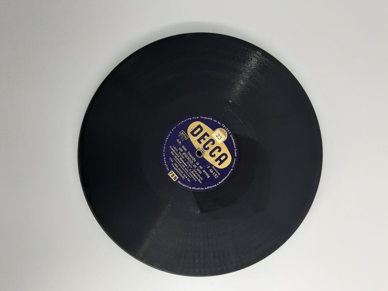 Schellack - Platte: 10" Lys Assia Schiffsjungentanz / Die kleine Jodlerin Decca ohne Cover