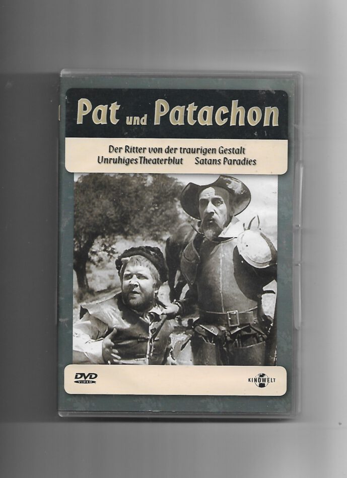 DVD-Cover der Sammlung „Pat und Patachon – Der Ritter von der traurigen Gestalt und weitere Episoden“ mit dem deutschen Erzähler Hanns Dieter Hüsch. Abgebildet sind die beiden dänischen Stummfilmkomiker Carl Schenstrøm (Pat) und Harald Madsen (Patachon) in einer klassischen Slapstick-Szene in Ritterrüstung. Das Design erinnert an die humorvolle Filmkunst der 1920er Jahre und vermittelt nostalgischen Charme. Die DVD enthält neu vertonte Episoden mit poetischer und augenzwinkernder Erzählweise im Stil der ZDF