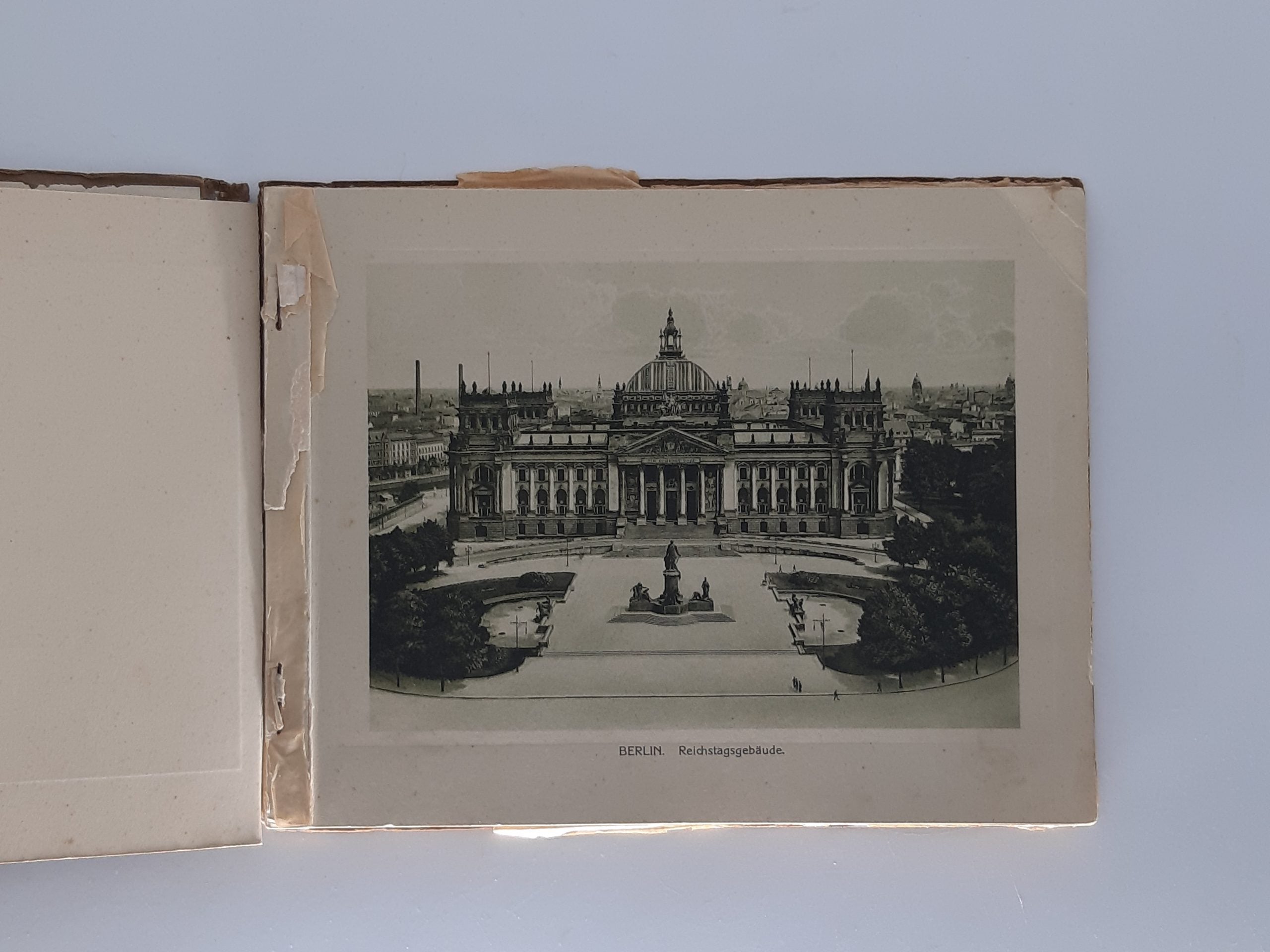 Berlin Erinnerung an Berlin – Historisches Lichtdruck‑Album um 1900 mit 16 Ansichten