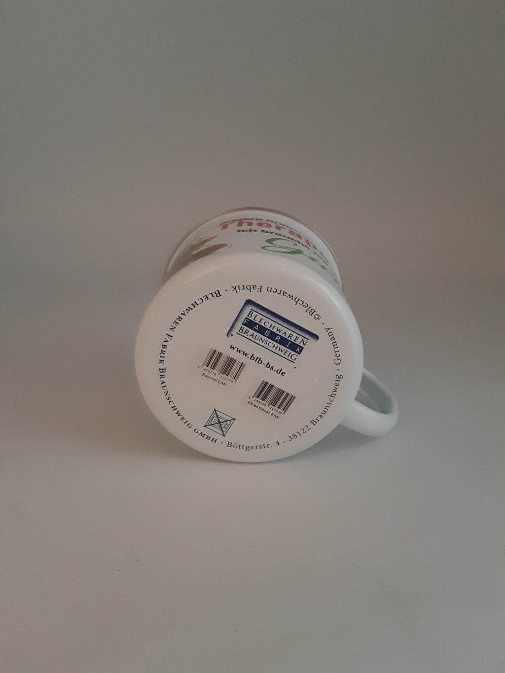 Emaille Becher "Andere brauchen einen THERAPEUTEN - Ich brauche nur meinen GARTEN" 0,5 L