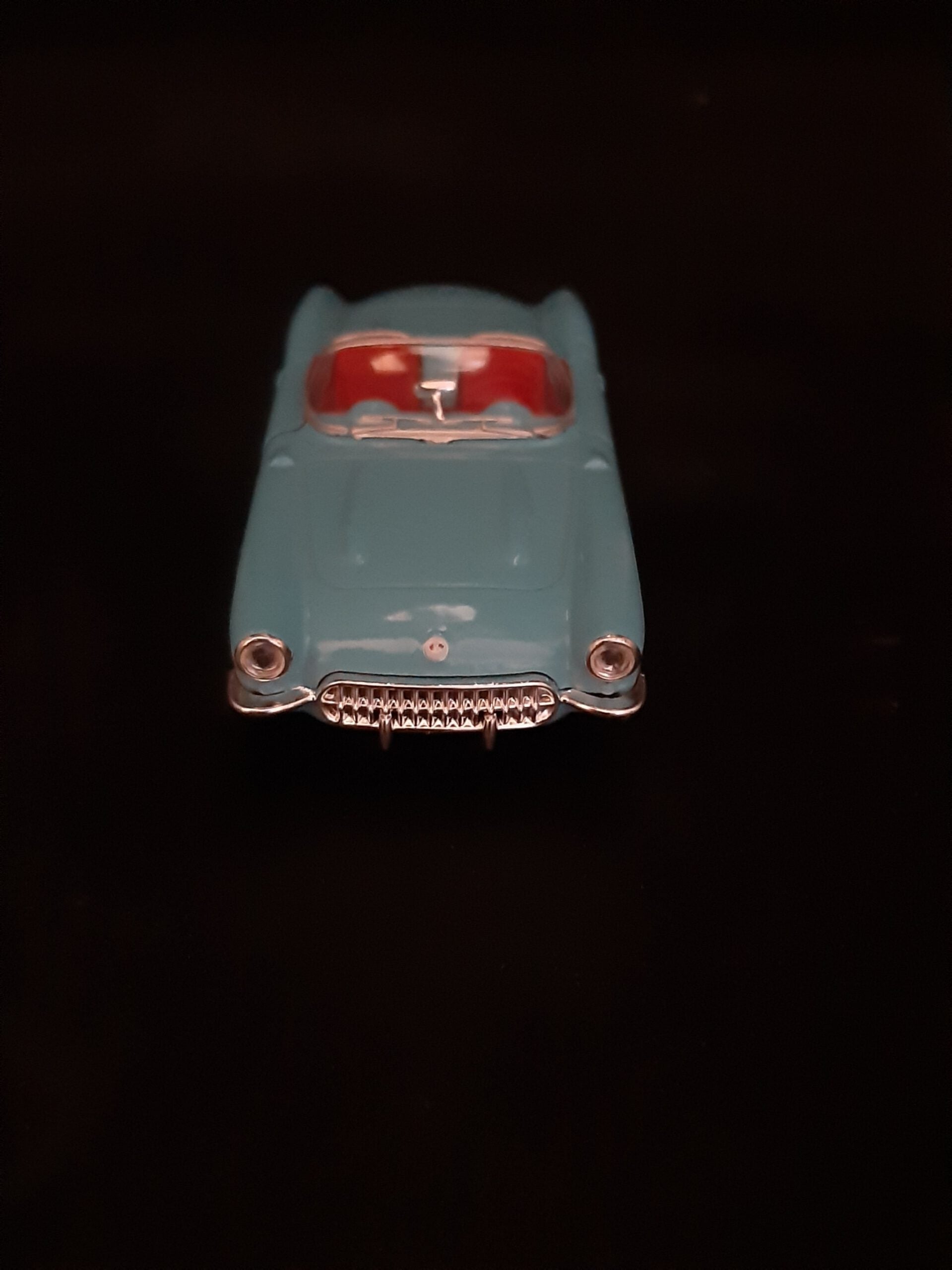 Modellauto Chevrolet 1957 - Corvette Cabrio blau (aus Metall mit Friktionsmotor) 1:36