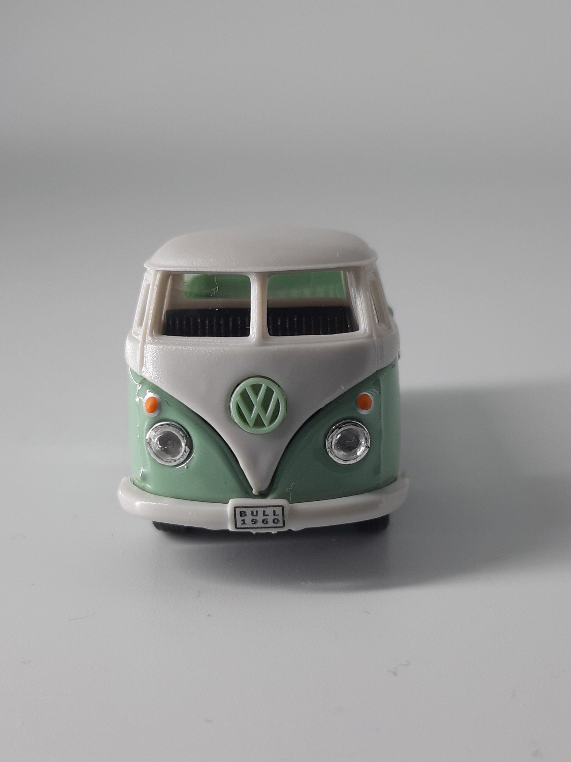 Automagnet VW Pick up lindgrün - Dach weiß