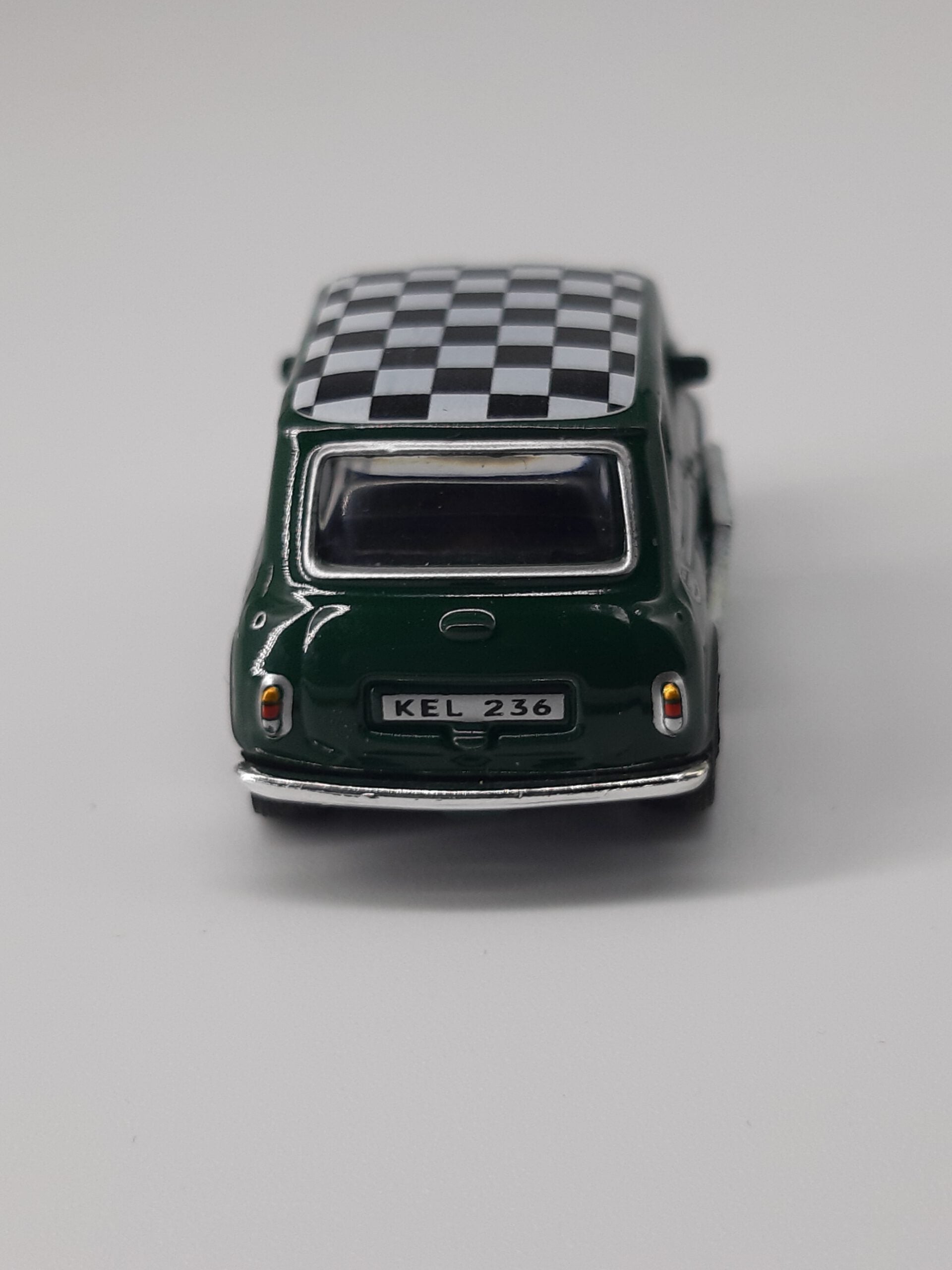 Automagnet Mini Cooper grün -  Dach schwarz-weiß (Zielflagge)