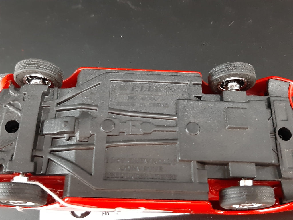 Modellauto Chevrolet 1957 - Corvette Cabrio rot (aus Metall mit Friktionsmotor) 1:36