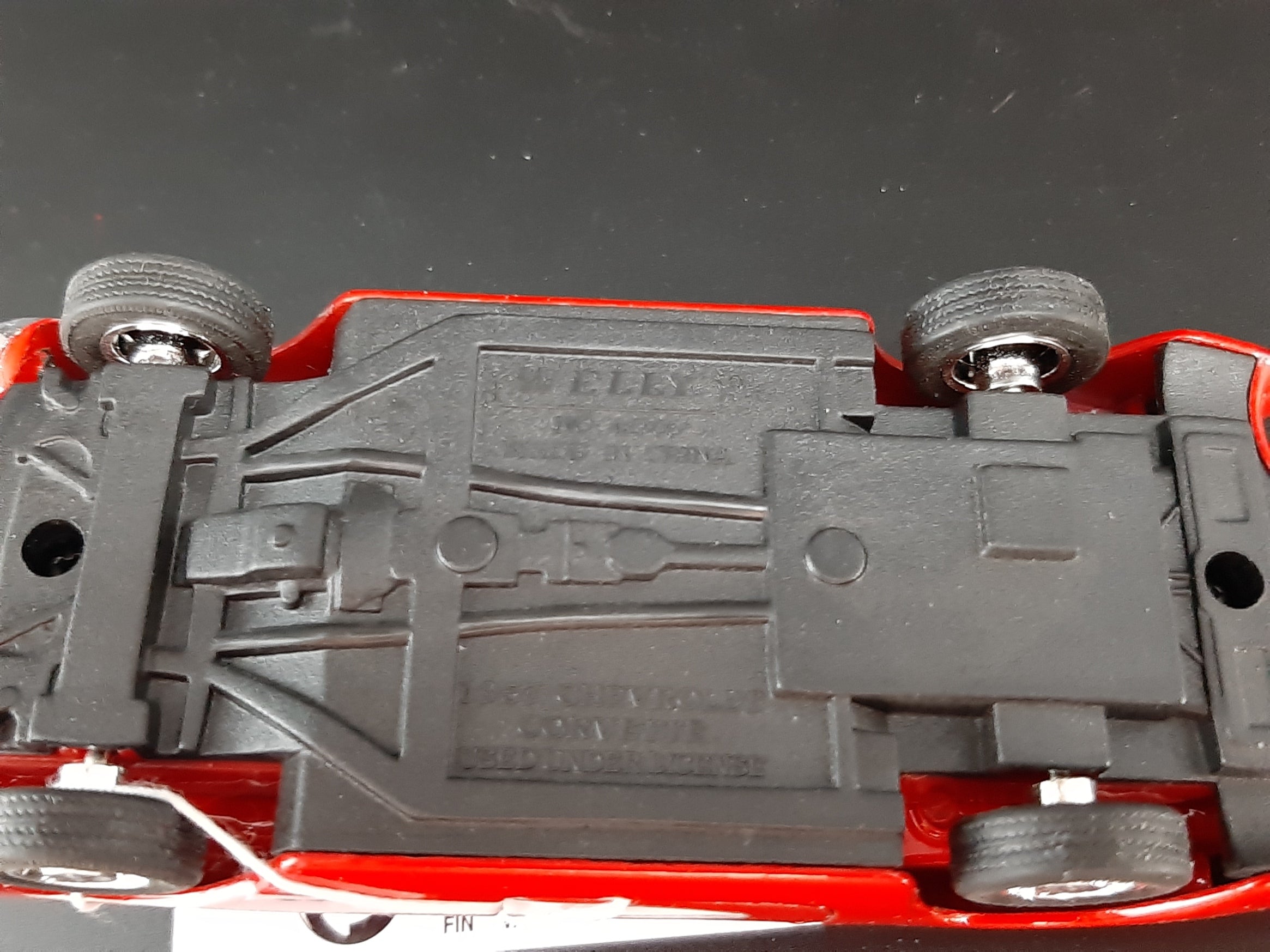 Modellauto Chevrolet 1957 - Corvette Cabrio rot (aus Metall mit Friktionsmotor) 1:36
