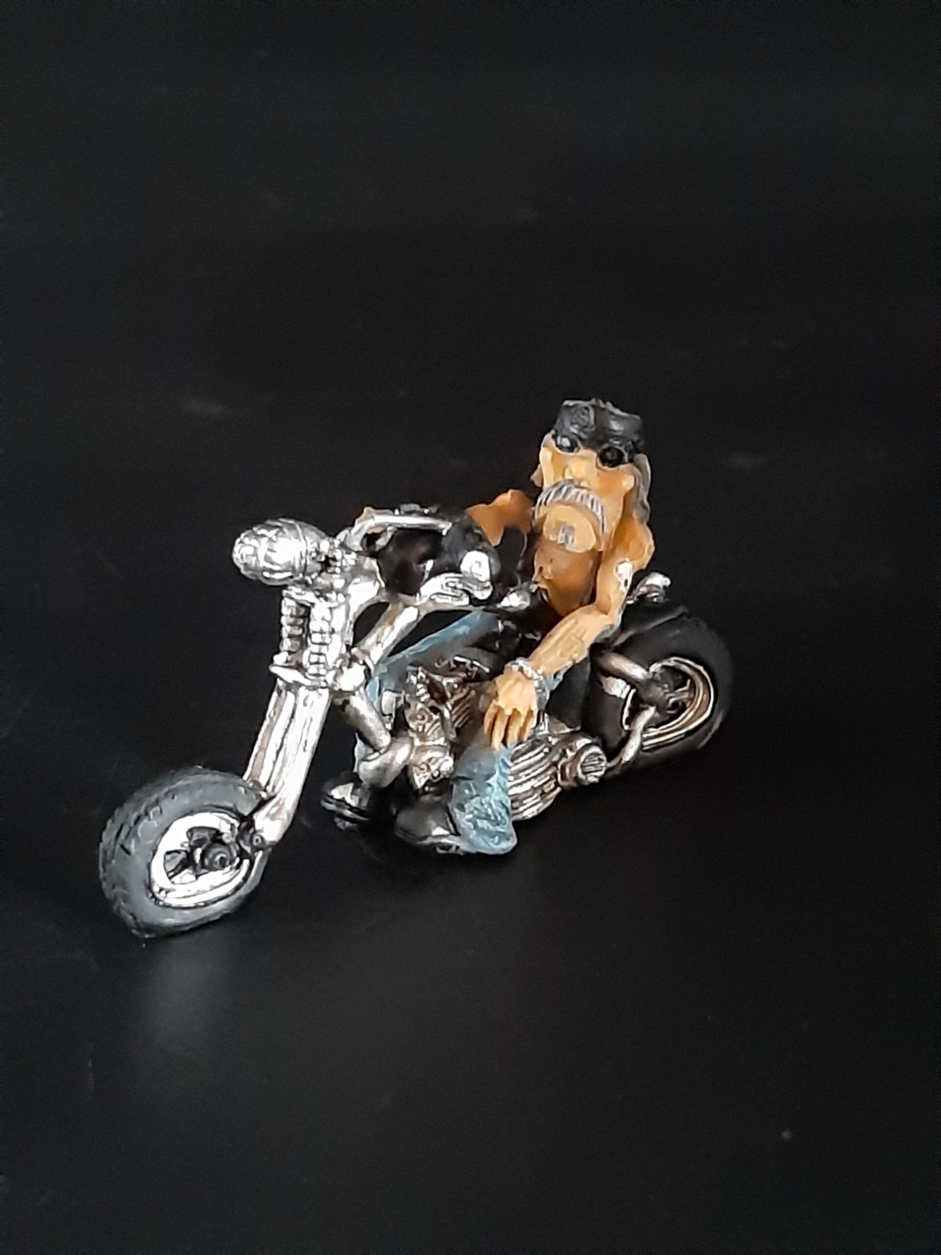 Dies & Das - Figur Biker klein schwarzes Kopftuch aus Polyresin Länge ca 7 cm
