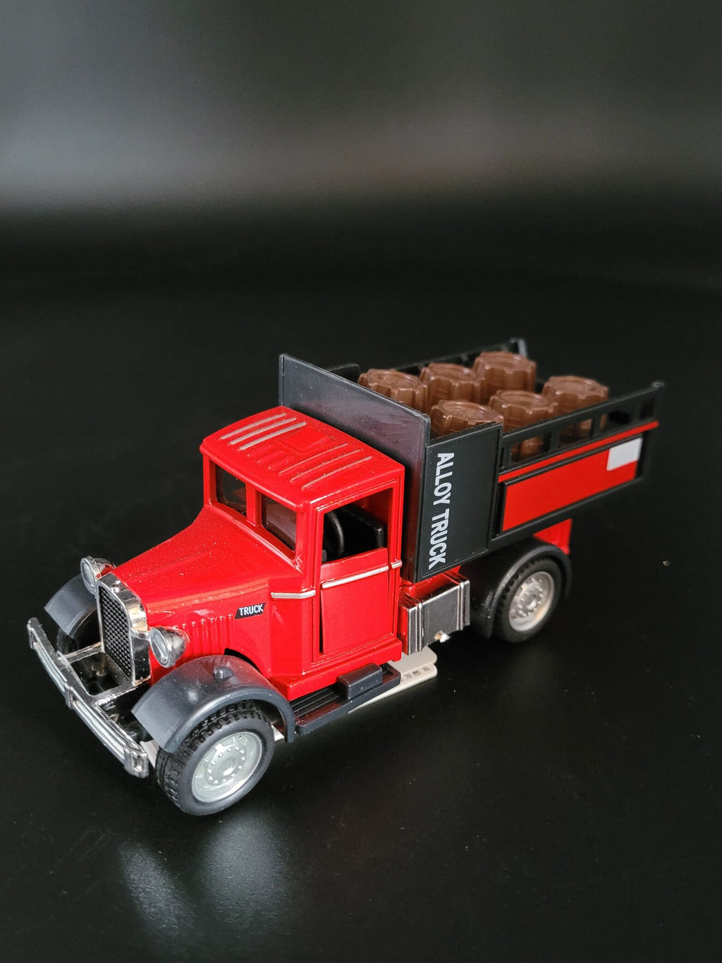 Modellauto Classic Oldtimer Ford LKW - Diecast Alloy Truck rot (aus Metall mit Friktionsmotor) 1:36