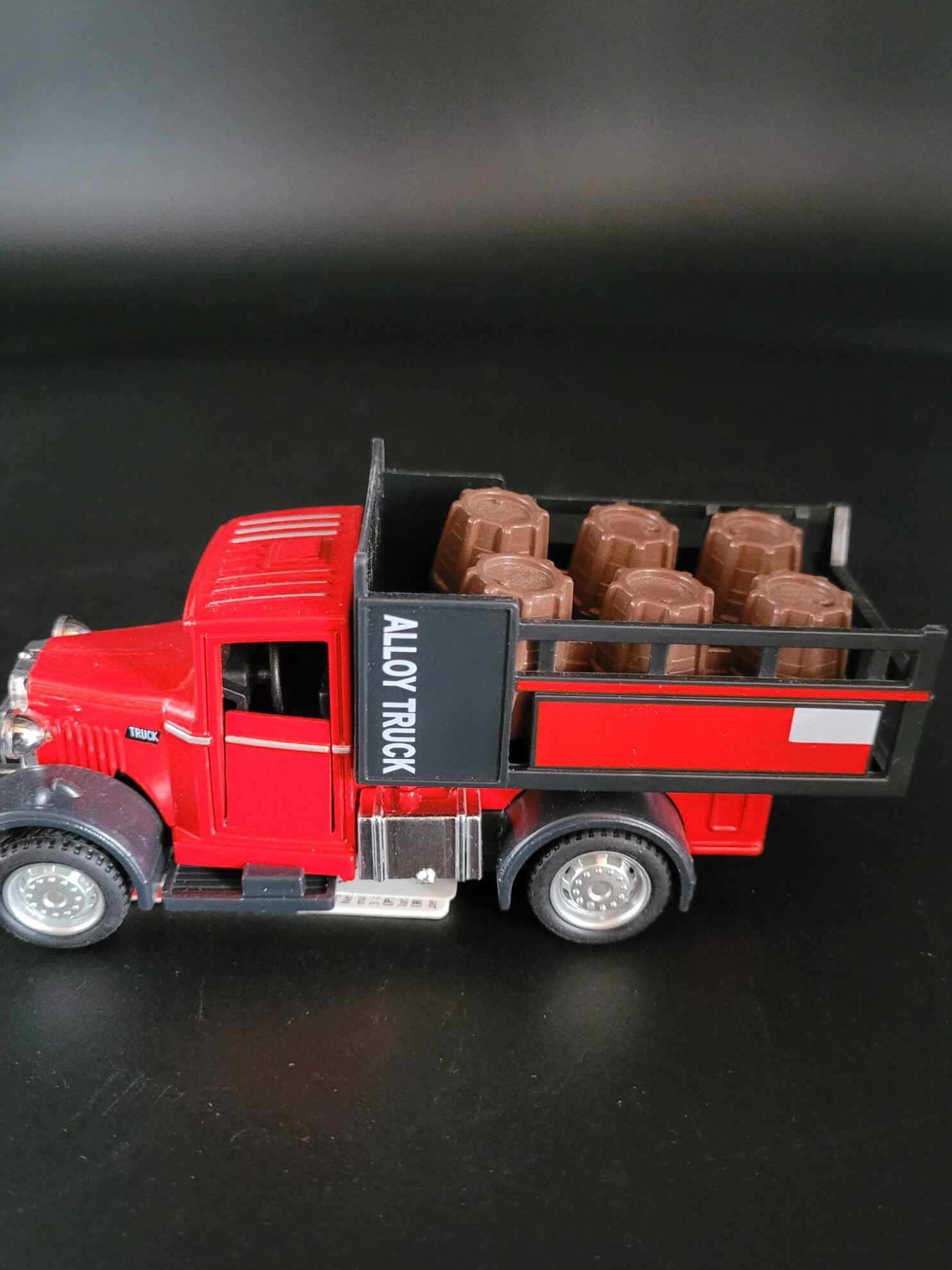 Modellauto Classic Oldtimer Ford LKW - Diecast Alloy Truck rot (aus Metall mit Friktionsmotor) 1:36