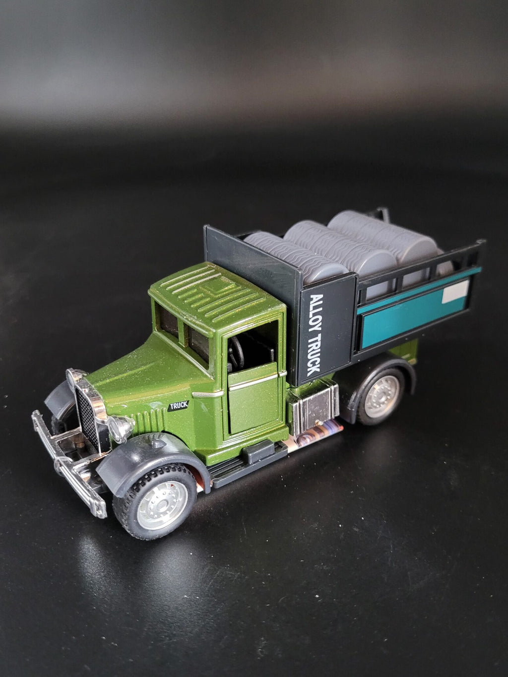 Modellauto Classic Oldtimer Ford LKW - Diecast Alloy Truck grün (aus Metall mit Friktionsmotor) 1:36