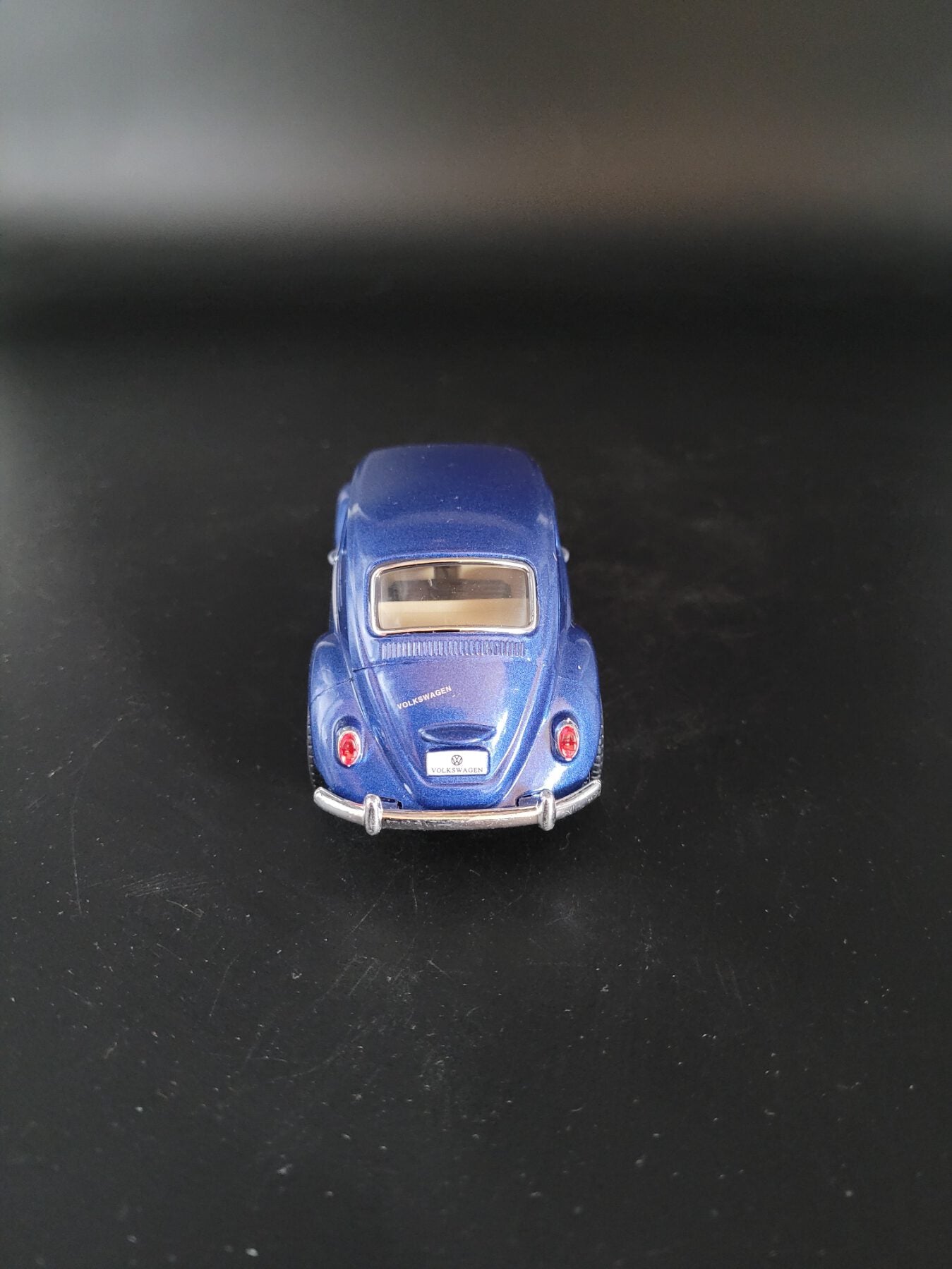Modellauto VW Volkswagen - Classical Beetle 1967 - graublau (aus Metall mit Friktionsmotor) 1:32