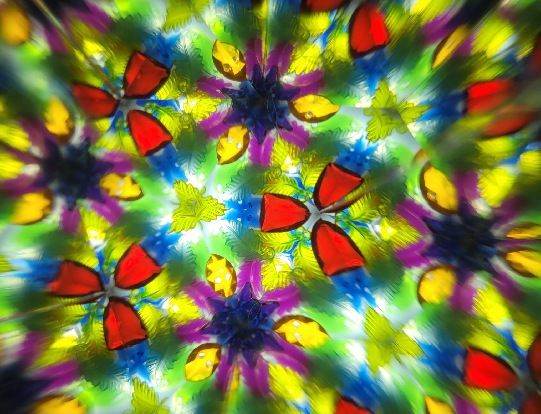 Kaleidoskop "zauberhaft" außen mit dem Märchenmotiv Der Froschkönig verziert