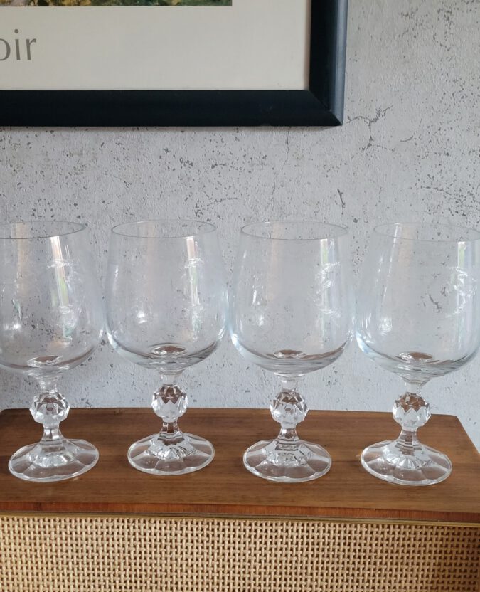 Dies & Das Kristallgläser 4 Weingläser mit feiner Ornamentik