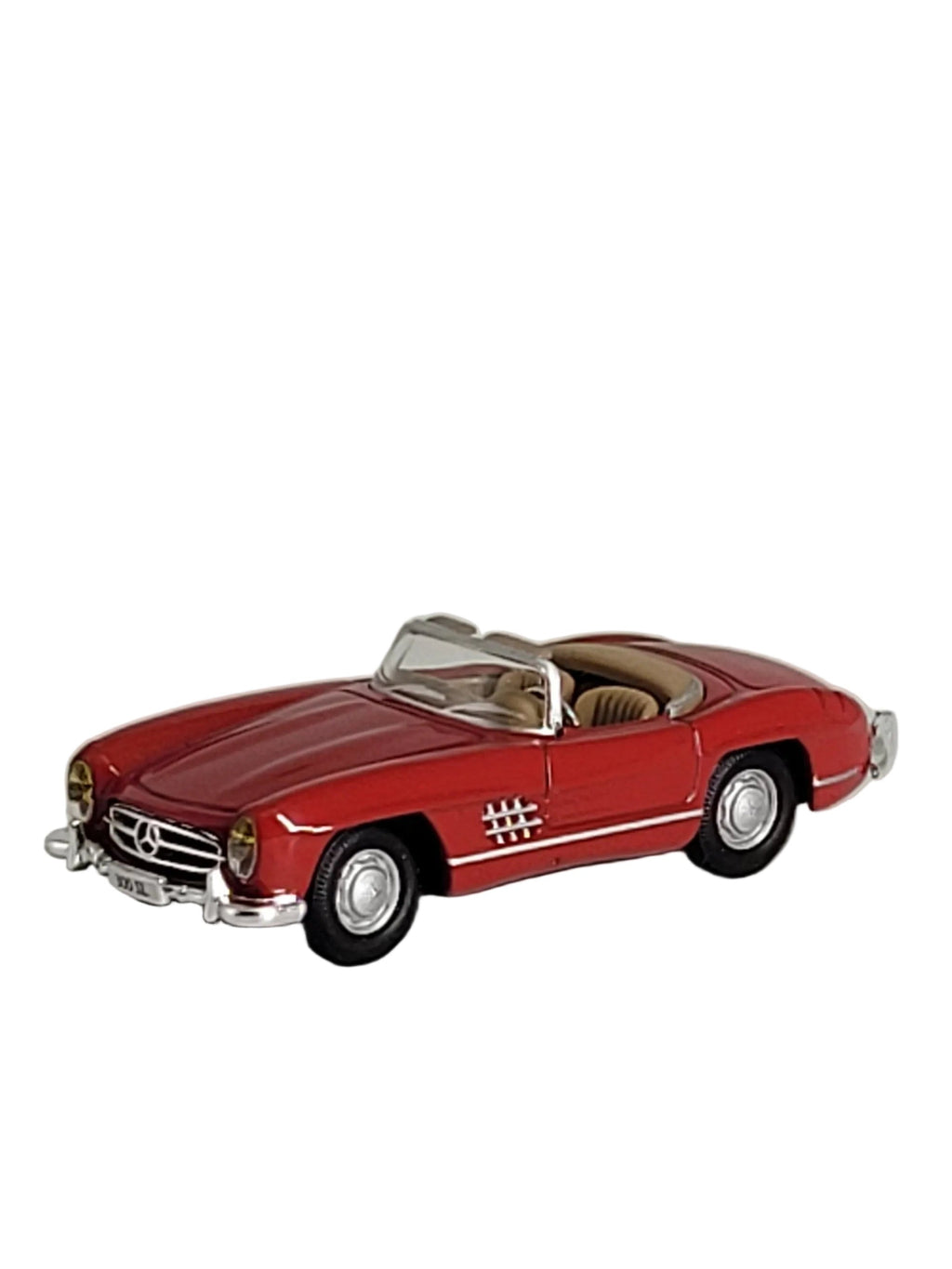 „Roter Mercedes Benz 300 SL Cabrio als Automagnet, nostalgisches Design.“