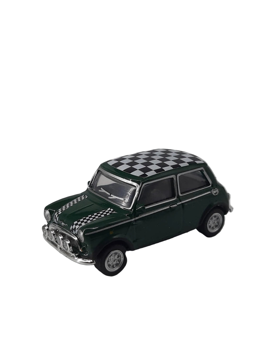 „Mini‑Cooper‑Automagnet in Grün mit schwarz‑weißem Zielflaggen‑Dach, ca. 4,5–6 cm lang, detailreiches Miniaturmodell aus Metall/Kunststoff.“