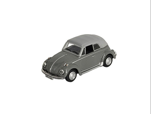 „Miniatur‑Automagnet VW Käfer in Grau mit hellgrauem Soft‑Top; detailgetreues Metallmodell, vormontiert; ca. 4,5–6 cm groß; mit starkem Kraftmagnet für magnetische Oberflächen.“