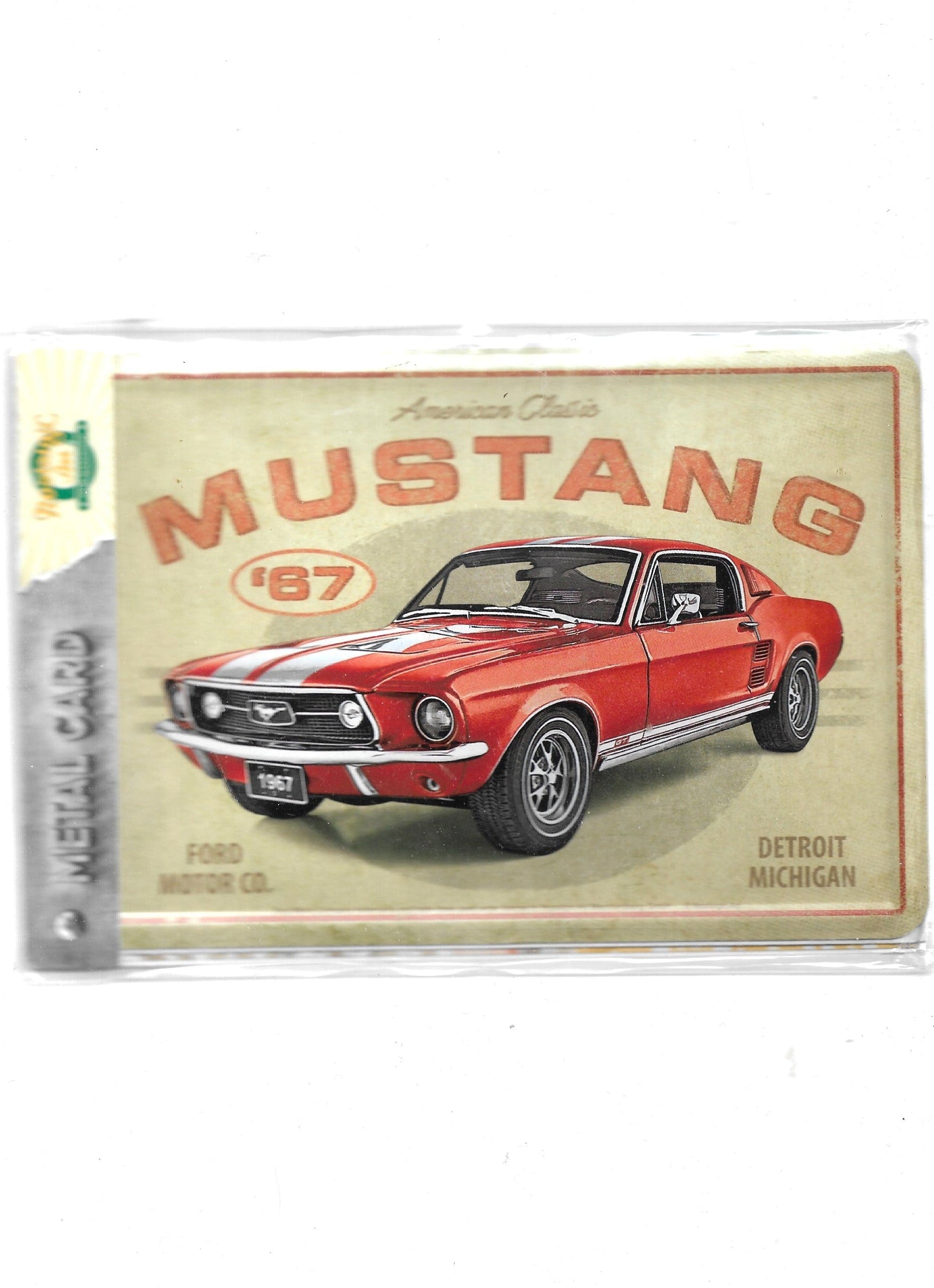 „Gewölbte und randgeprägte Blechpostkarte Ford Mustang – GT 1967 Red von Nostalgic Art, 10 × 14 cm, papierbeschichtete Rückseite.“