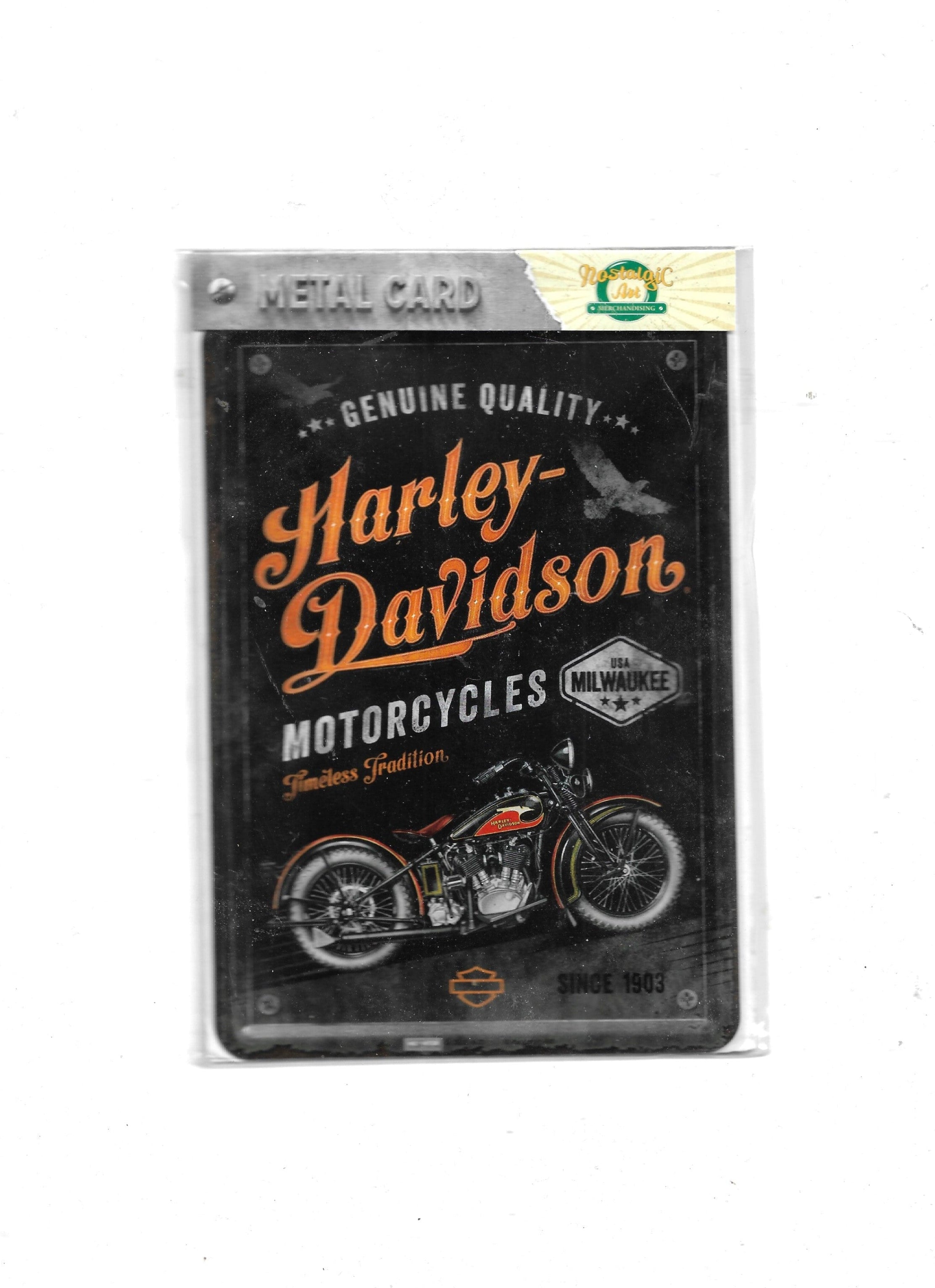 „Gewölbte und randgeprägte Blechpostkarte Harley Davidson – Timeless Tradition von Nostalgic Art, 10 × 14 cm, papierbeschichtete Rückseite.“