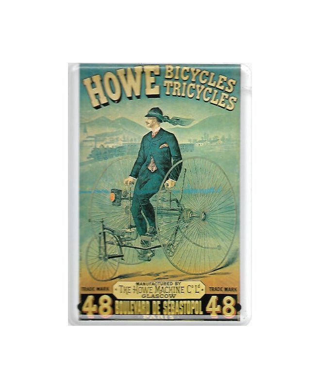 „Gewölbte und randgeprägte Blechpostkarte Howe Bicycles Tricycles, nostalgische Fahrrad‑ und Dreirad‑Werbung, 10 × 14 cm.“
