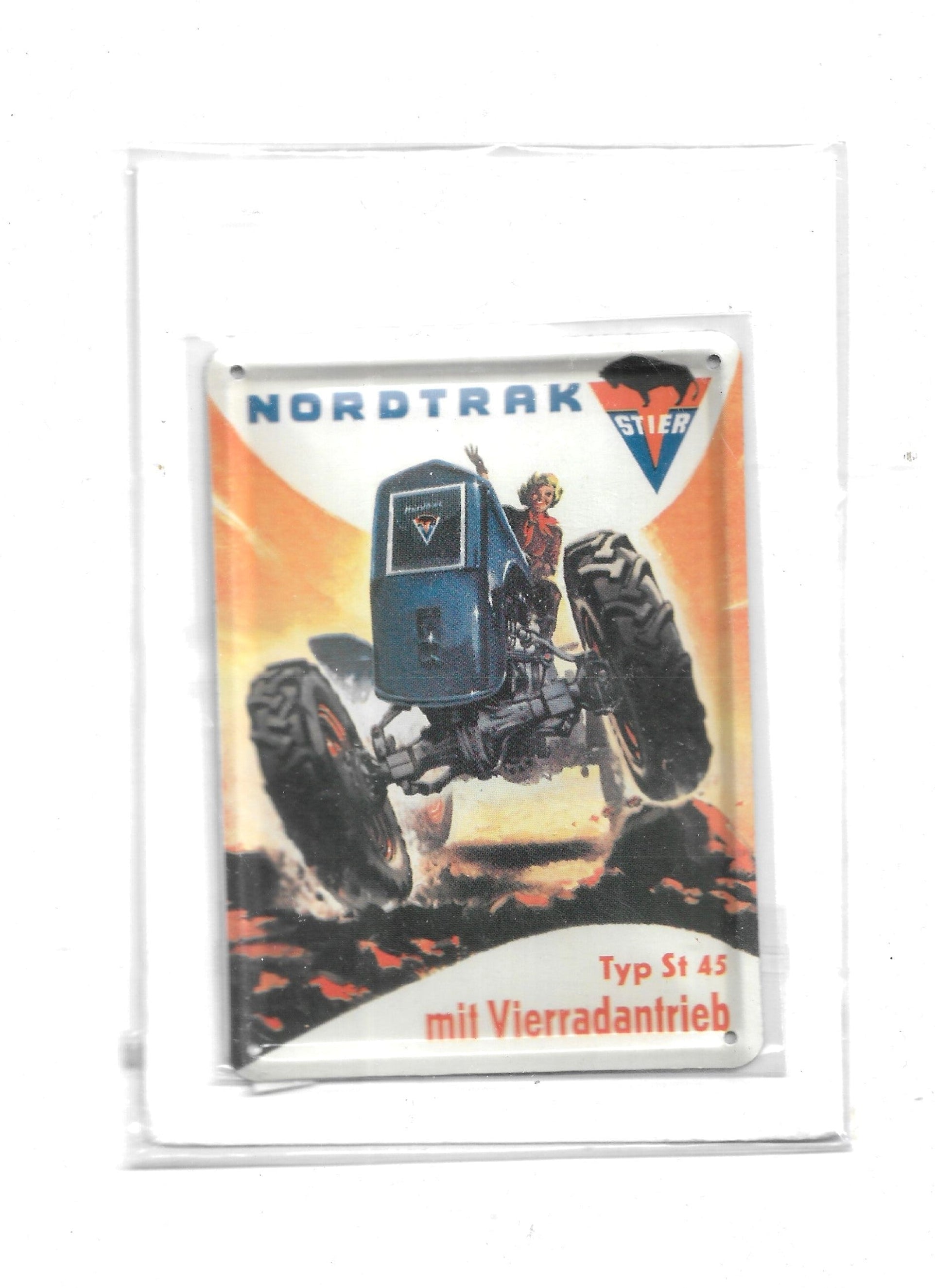 „Blechpostkarte Nordtrak Traktor – gewölbte, randgeprägte Vintage‑Metallpostkarte mit vorgebohrten Löchern“