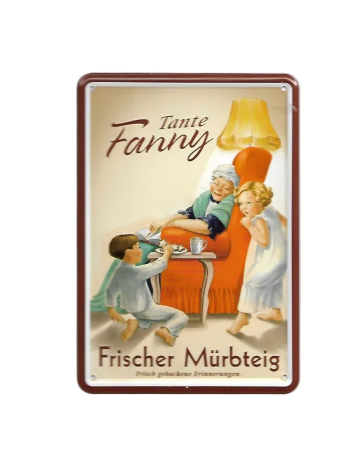 „Blechpostkarte Tante Fanny Mürbeteig – gewölbte, randgeprägte Vintage‑Metallpostkarte mit Retro‑Lebensmittelwerbung“