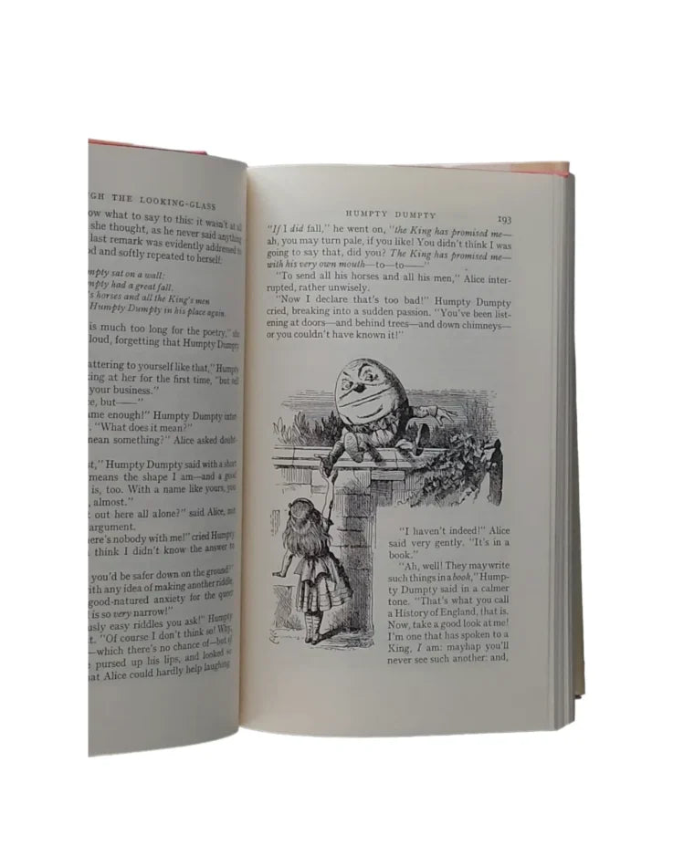 Gebundenes Buch „The Complete Works of Lewis Carroll“, englische Ausgabe von 1977 mit Tenniel-Illustrationen; Hardcover mit klassischem Layout und leichtem Gebrauchsspuren. Humpty  Dumpty!
