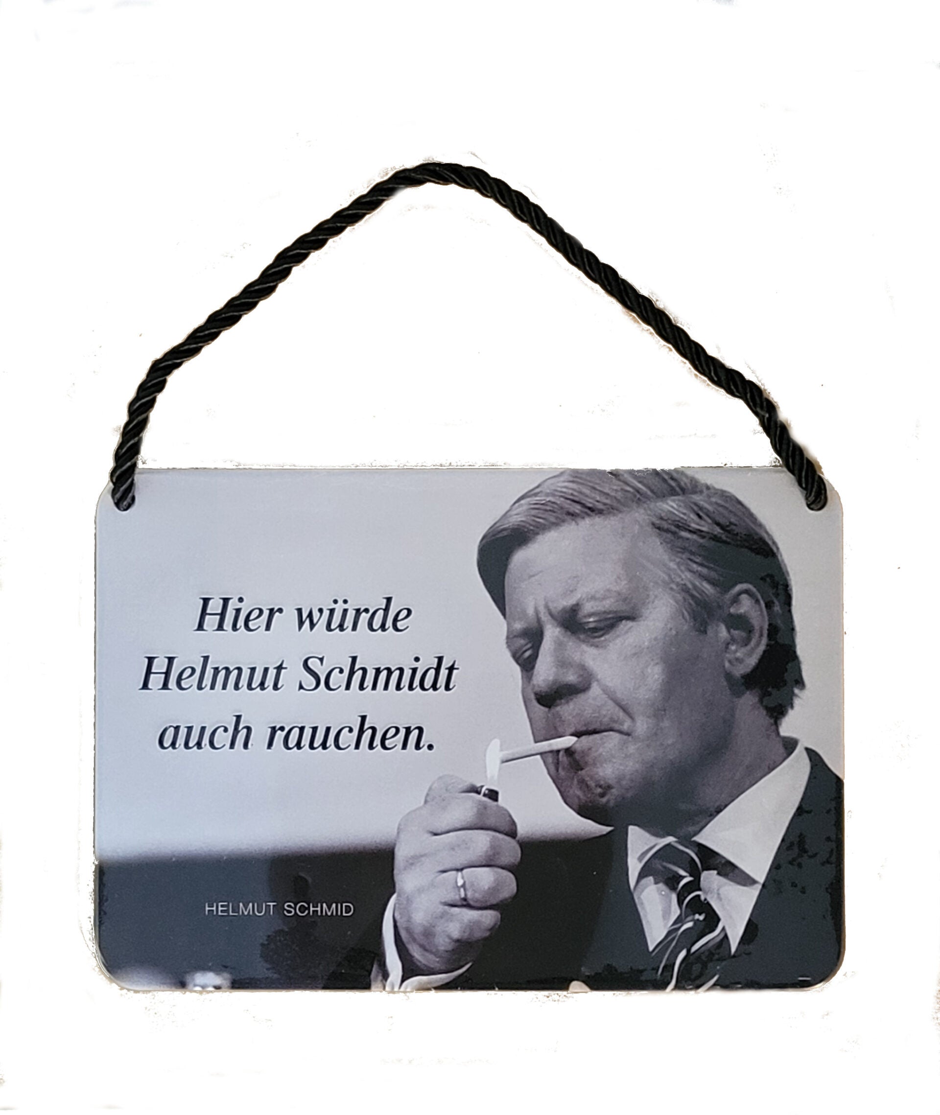 „Hängeschild mit Helmut‑Schmidt‑Motiv und Spruch ‚Hier würde Helmut Schmidt auch rauchen‘, Metallschild 16,5×11,5 cm im Vintage‑Stil.“
