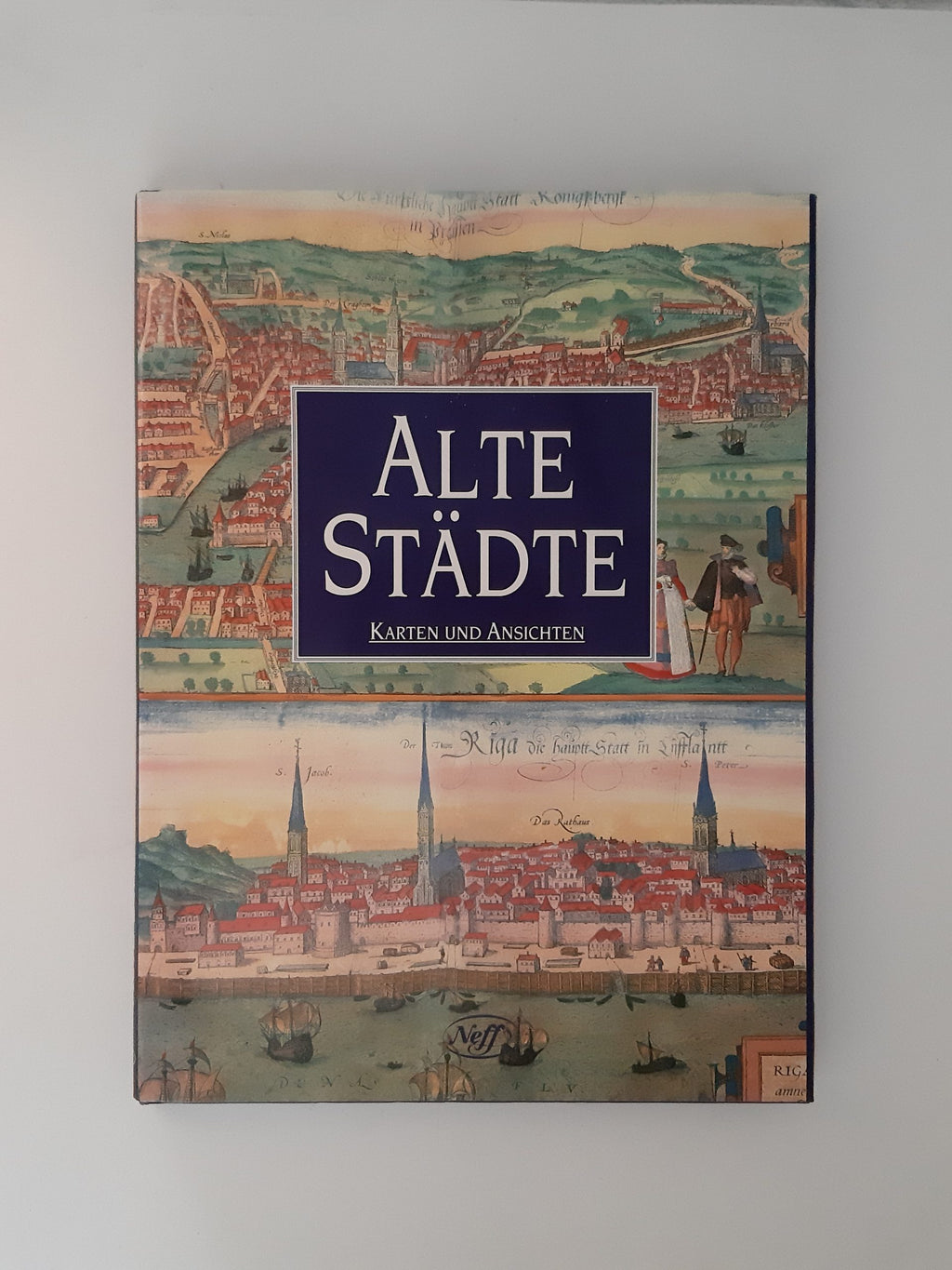 Großformatiges Hardcover „Alte Städte. Karten und Ansichten“ von John Goss (Neff Verlag Wien 1991), guter Zustand.