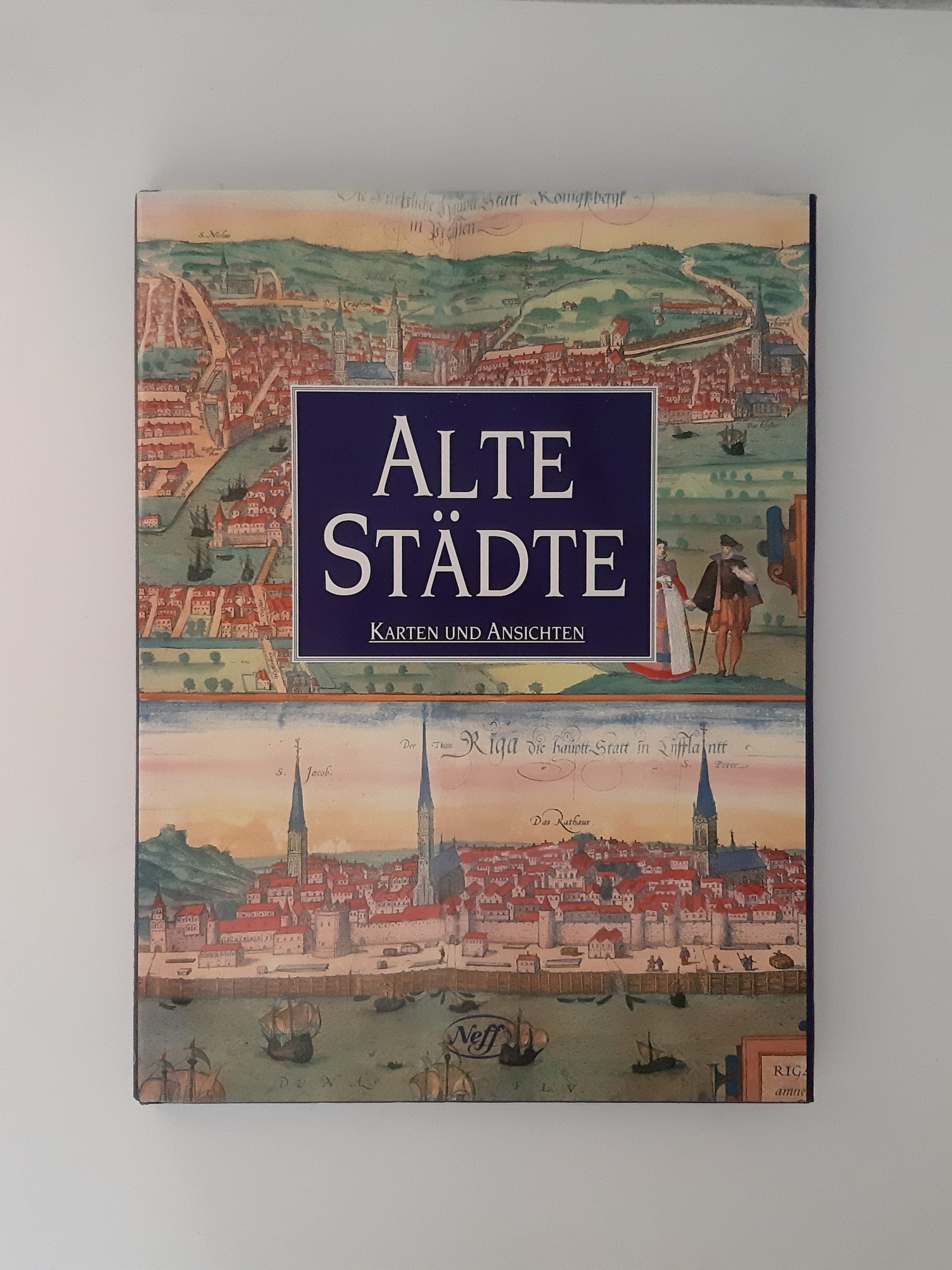 Großformatiges Hardcover „Alte Städte. Karten und Ansichten“ von John Goss (Neff Verlag Wien 1991), guter Zustand.