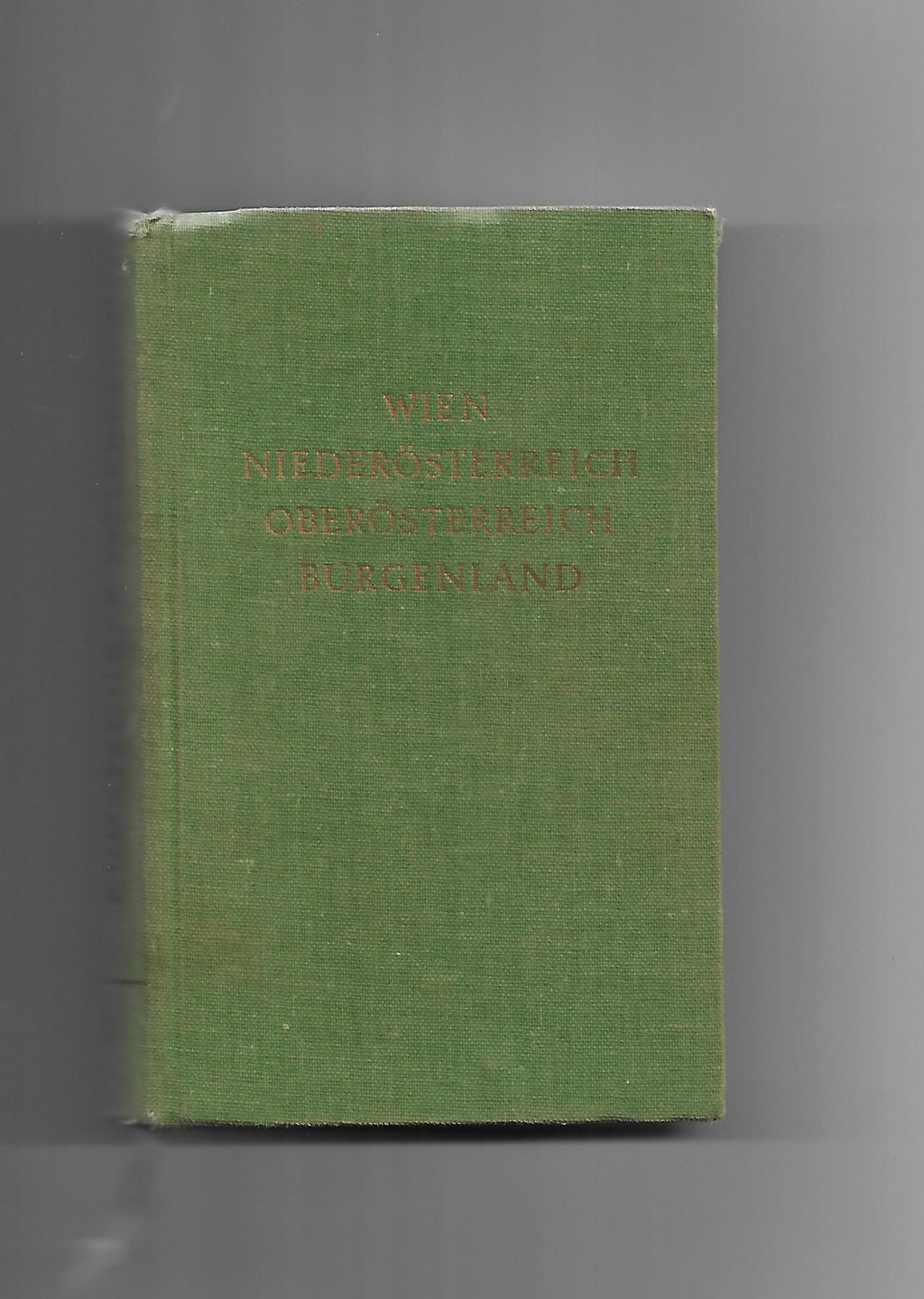 hard-Cover Reclam’s Kunstführer Österreich“ (1968), kunsthistorischer Führer zu Nieder‑ und Oberösterreich sowie Burgenland.