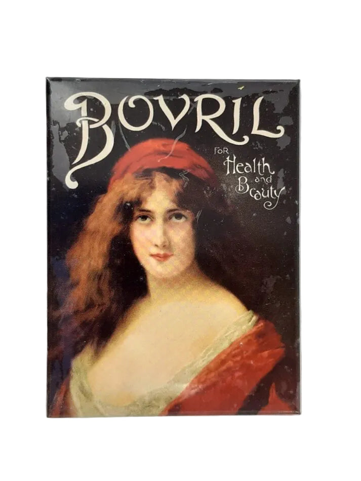 „Rechteckiger Kühlschrankmagnet ‚Bovril – For health and beauty‘; farbig bedrucktes, stabiles Blech; vollflächiger Magnet, Format ca. 6 × 8 cm; geeignet zum Befestigen mehrerer Notizzettel.“