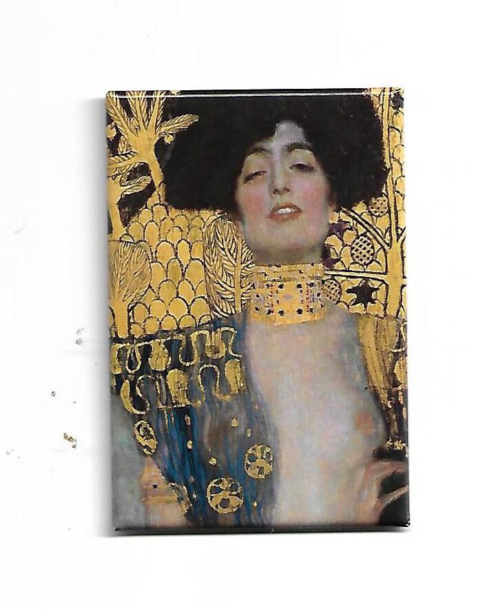 „Rechteckiger Kühlschrankmagnet mit Gustav‑Klimt‑Motiv ‚Judith‘; farbig bedrucktes, stabiles Blech; große Magnetfläche 8 × 5,5 cm; geeignet zum Befestigen von Notizzetteln.“