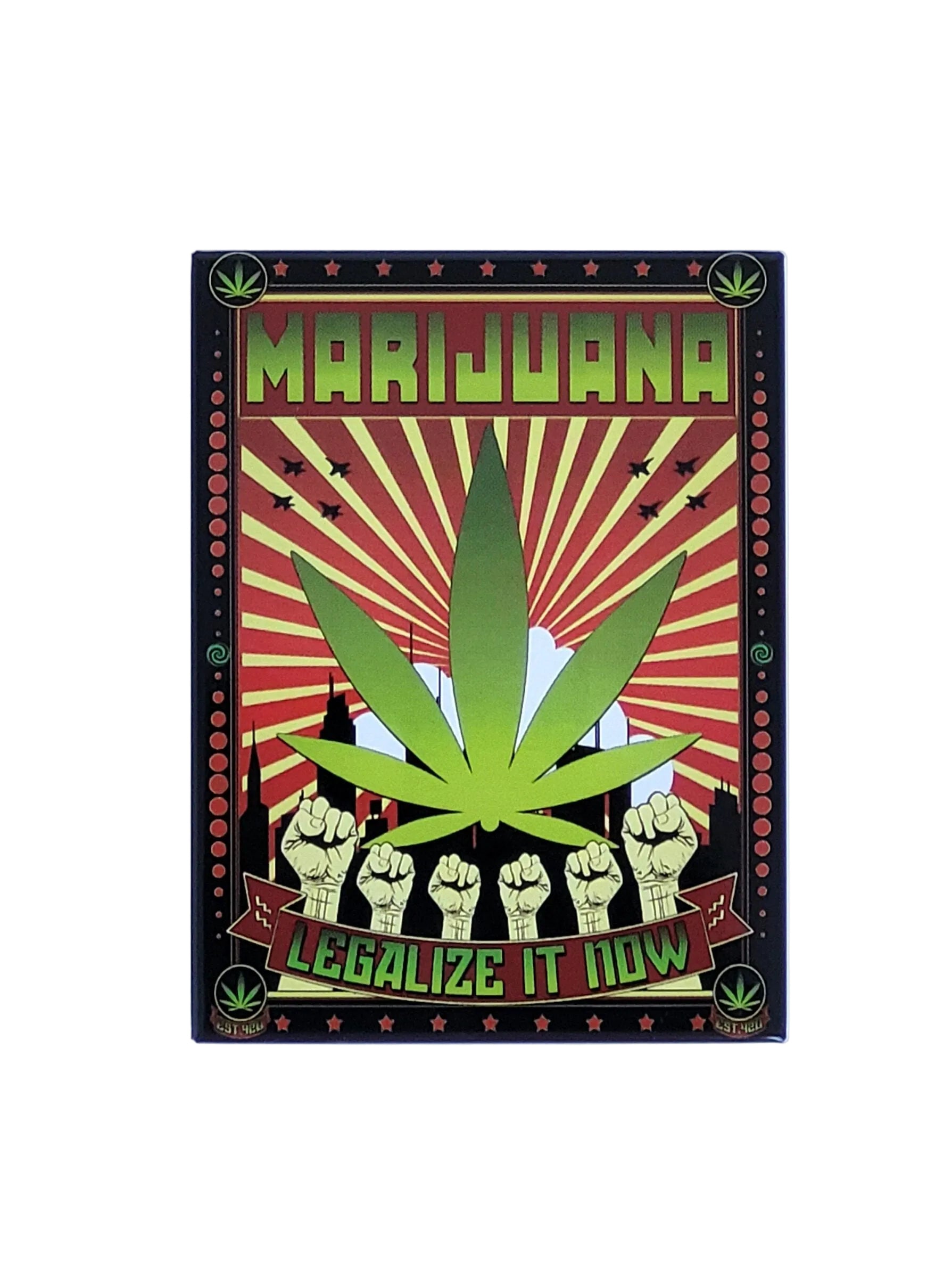 „Rechteckiger Kühlschrankmagnet ‚Marijuana – Legalize it Now‘; farbig bedrucktes, stabiles Blech; vollflächiger Magnet; Format ca. 6 × 8 cm; geeignet für mehrere Notizzettel.“