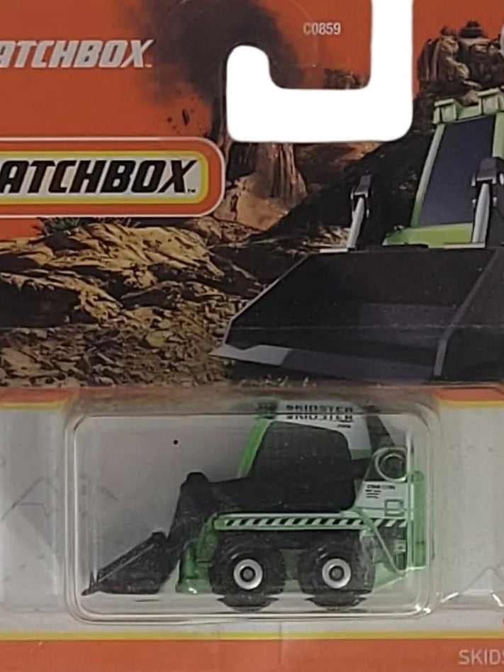 Matchbox Skidster Minibagger grünmetallic 9/100, Metall‑Druckguss, ca. 7,5×3×2,5–3,5 cm – neues 1:64‑Sammlermodell in OVP.