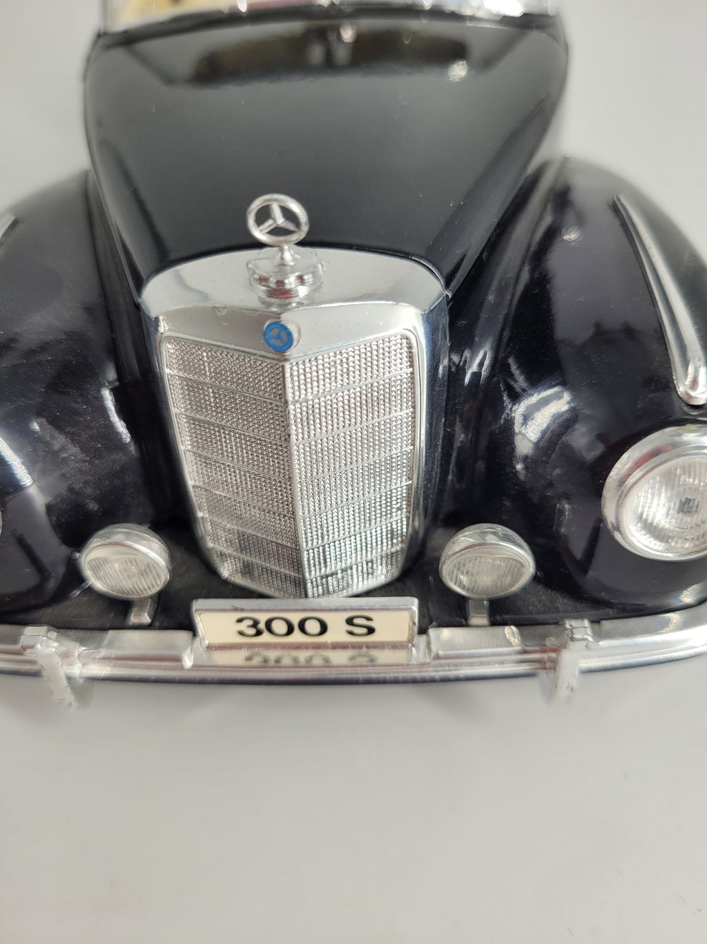 Modellauto Mercedes-Benz 300 S Cabriolet (1955) 1 : 18