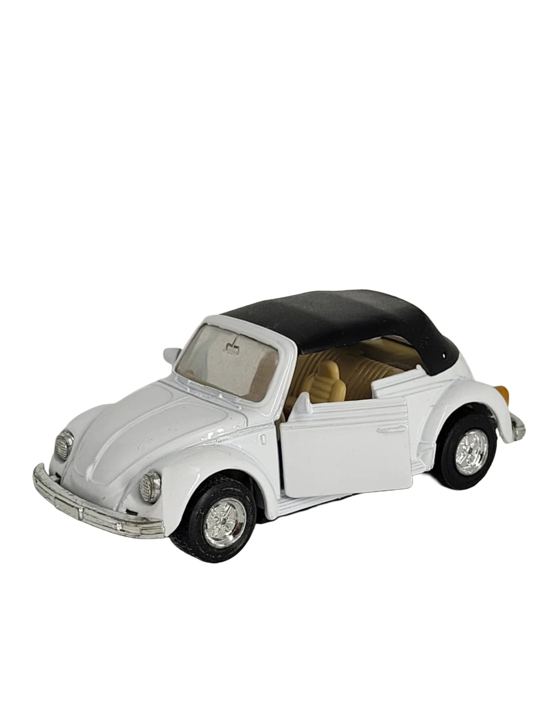 „Modellauto VW Cabrio Mini‑Flitzer von Playbear im Maßstab 1:34–1:39, etwa 12 × 4 × 4,5 cm groß und rund 120 g schwer, aus Metall‑Spritzguss mit Kunststoffteilen. Das Miniatur‑Cabrio zeigt typische Details eines klassischen VW‑Modells und eignet sich als nostalgisches Sammlerstück.“