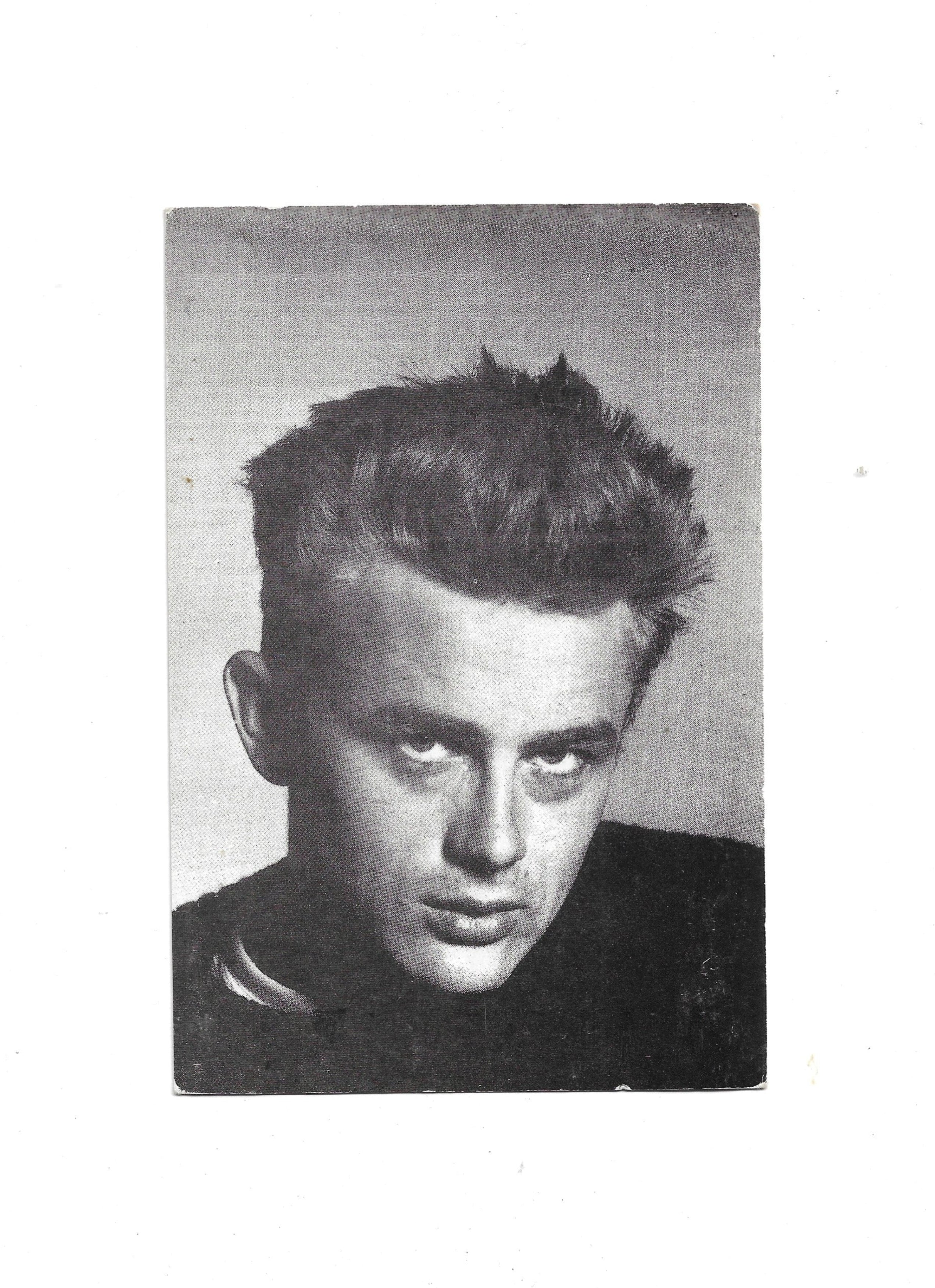 „Postkarte James Dean – edition cinema; farbiges Filmmotiv; Format 10 × 15 cm; stabiles Papier; guter gebrauchter Zustand; Hersteller unbekannt, ohne EAN.“