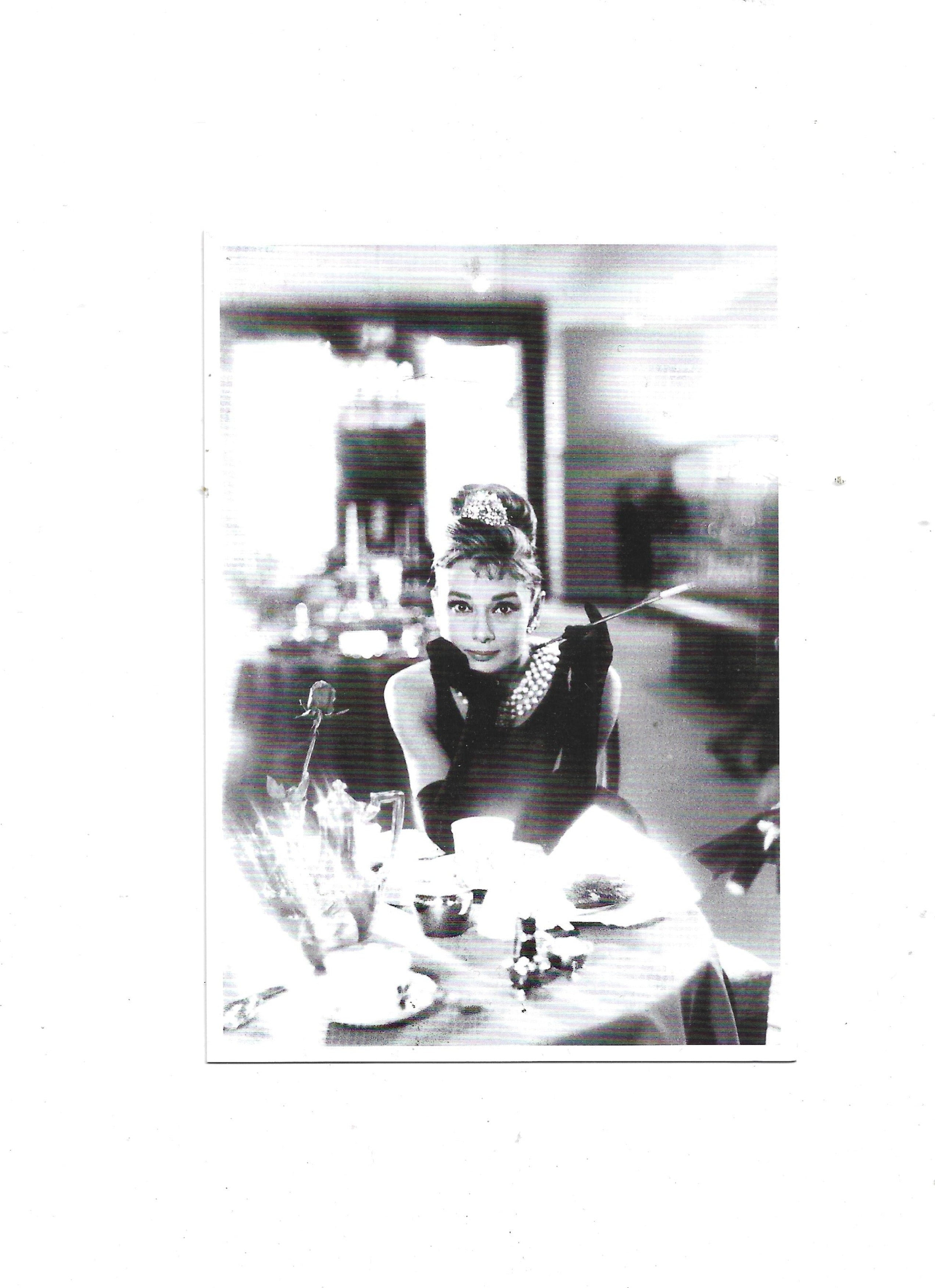 „Postkarte A6 ‚Audrey Hepburn‘  stabiles Papier, satte Farben, gute Druckqualität, Format 10,5 × 14,8 cm, EAN 4017272060713“