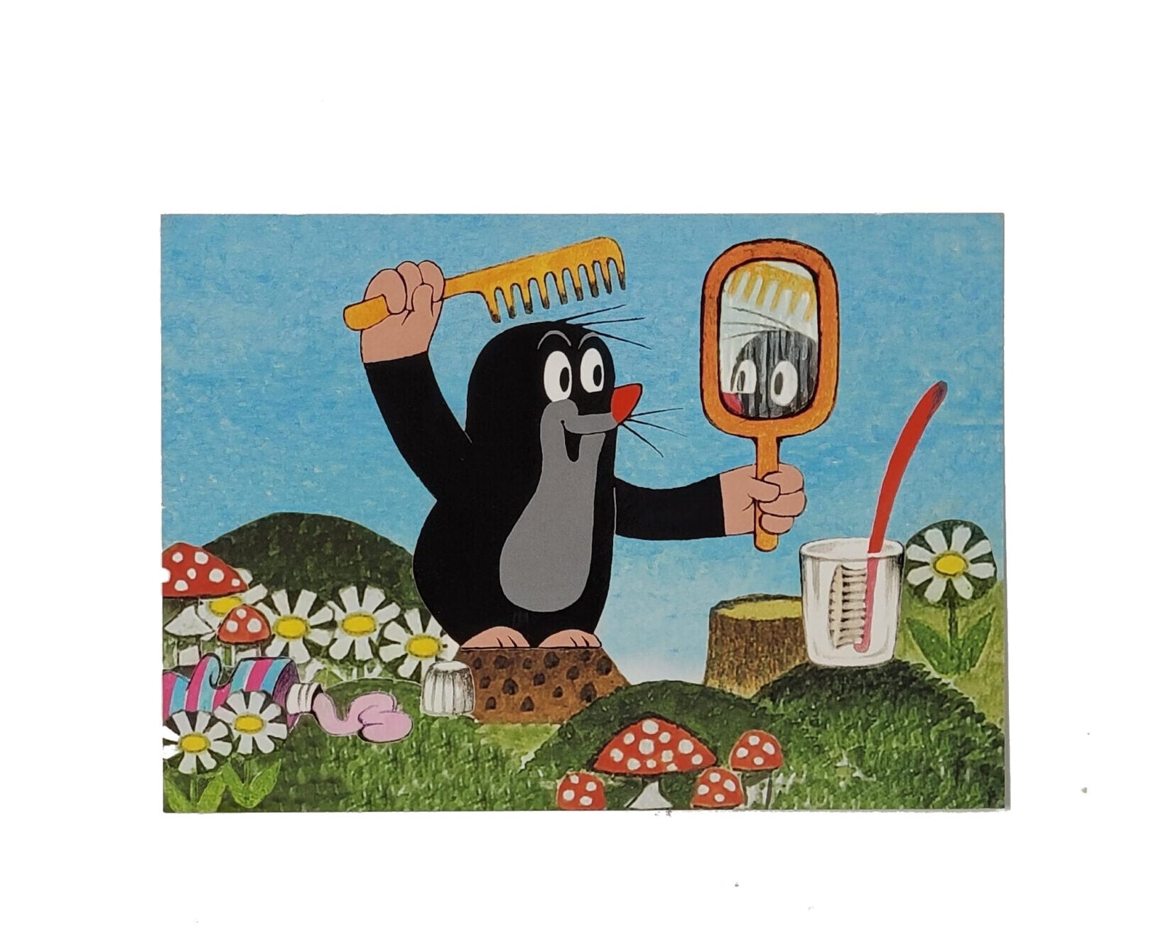 „Postkarte A6 mit Motiv ‚Der kleine Maulwurf – Morgentoilette‘; farbig gedruckt auf stabilem Papier, hochwertige Qualität“