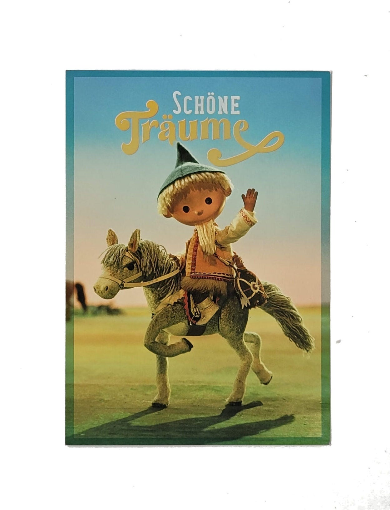 „Postkarte A6 ‚Sandmännchen Schöne Träume‘; stabiles Papier, satte Farben, gute Druckqualität, Format 10,5 × 14,8 cm, neu, EAN 4030576502901, Hersteller Anderskartig – Modern Times GmbH.“