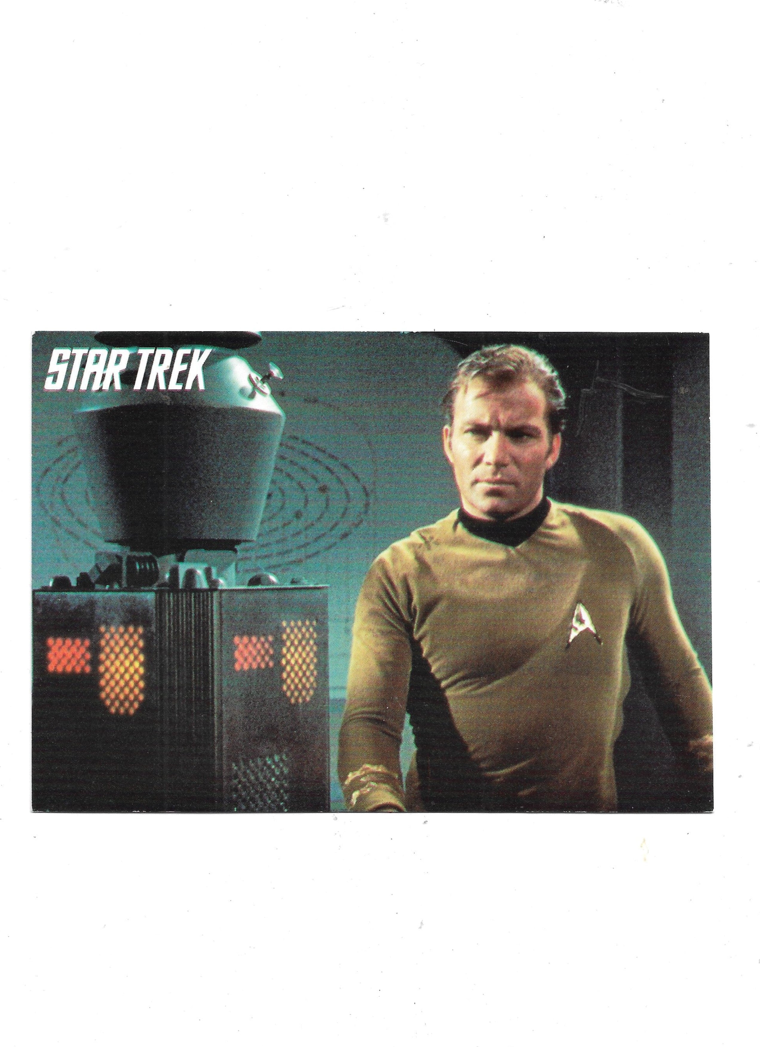 „Postkarte A6 ‚Star Trek – Captain Kirk und eine Raumsonde‘; guter Zustand, 9,5 × 14,5 cm, stabile Druckqualität, satte Farben, ohne EAN, M + V Marketing Verlags GmbH, Wuppertal, 1994.“