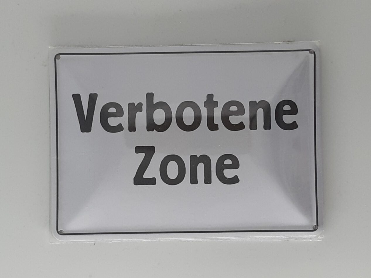 Spruchschild "Verbotene Zone" (10 x 15 cm)