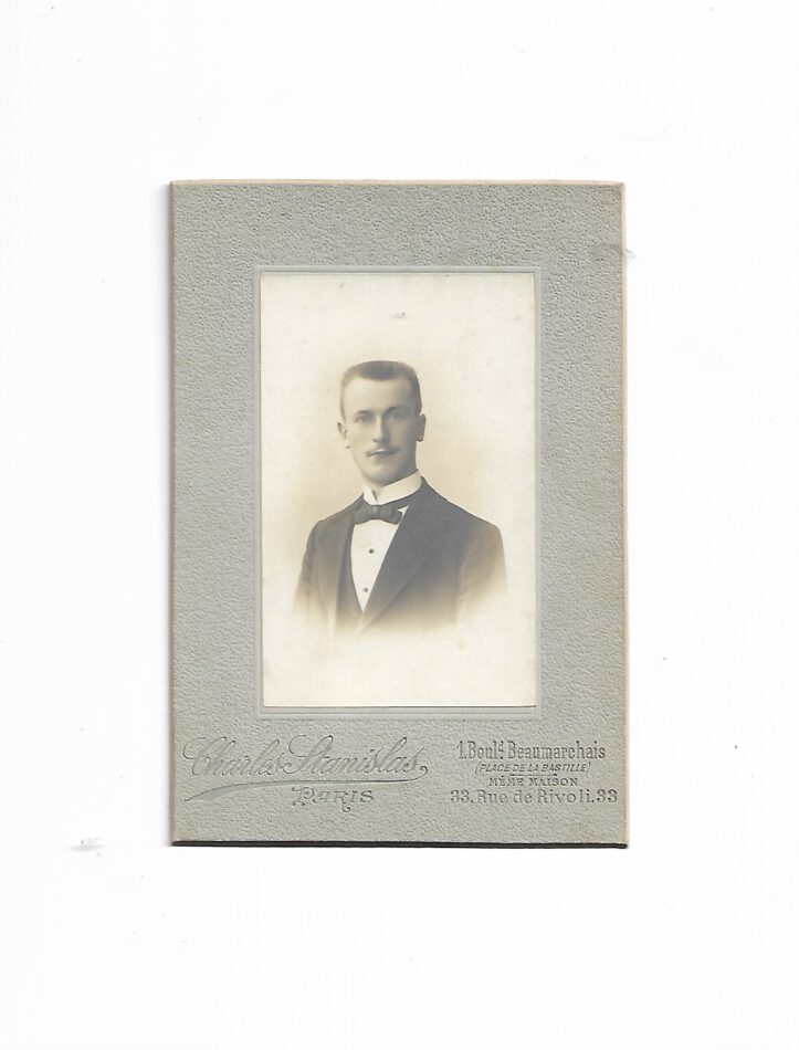 Foto Charles Stanislas Paris, 33 rue de rivoli 33 - Porträtfoto junger Mann -alt-