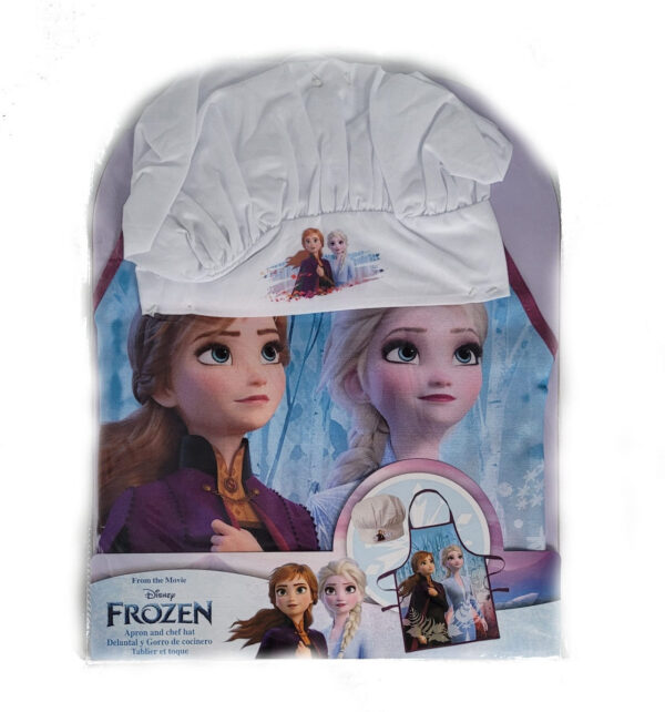 kinderschürze mit anna und elsa, Frozen. bedruckt dazu eine weiße Kochmütze, ebenfalls mit einem kleinen Frozen-Motiv bedruckt