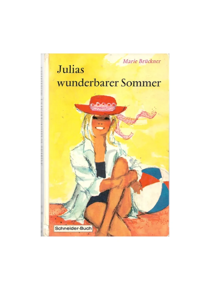 „Buchcover des Jugendromans ‚Julias wunderbarer Sommer‘ von Marie Brückner, Franz Schneider Verlag 1967. Hardcover mit farbigem Einband, zeigt eine junge Frau am Meer mit sommerlicher Szenerie.“