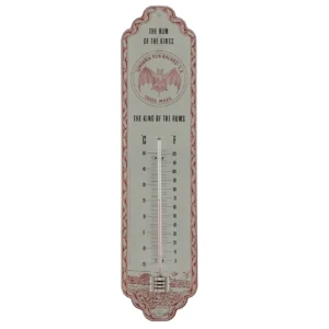 Metallthermometer im Nostalgic-Art-Design mit dekorativem Motiv; Bacardi- king of rums rechteckige Form, Skala von –20 °C bis +50 °C, farbige Anzeige in Celsius und Fahrenheit, zwei Befestigungslöcher oben und unten, Größe ca. 6,5 × 28 cm.