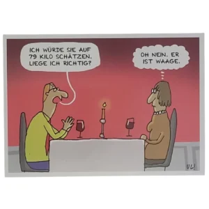 „Cartoon-Postkarte mit einem Paar beim Candle-Light-Dinner. Der Mann schätzt das Gewicht der Frau, die innerlich denkt: ‚Oh nein. Er ist Waage.‘ – ein humorvoller Sternzeichen-Witz mit romantischem Setting.“